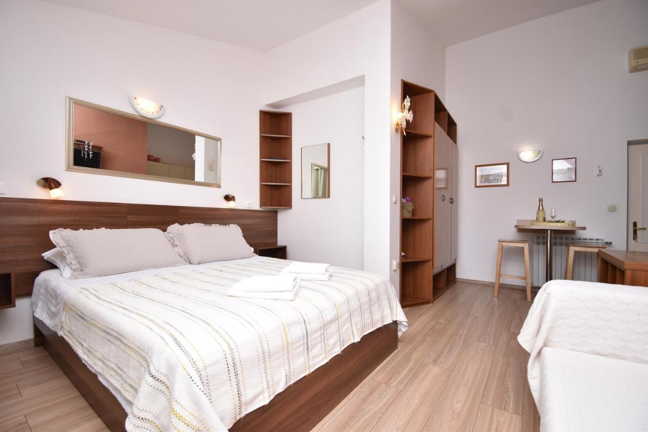 Villa Rosa Brodarica  Esterno foto
