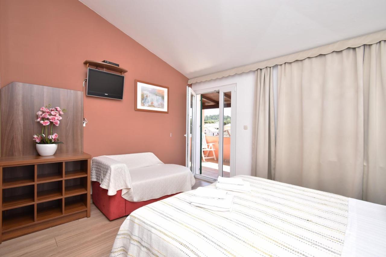 Villa Rosa Brodarica  Esterno foto