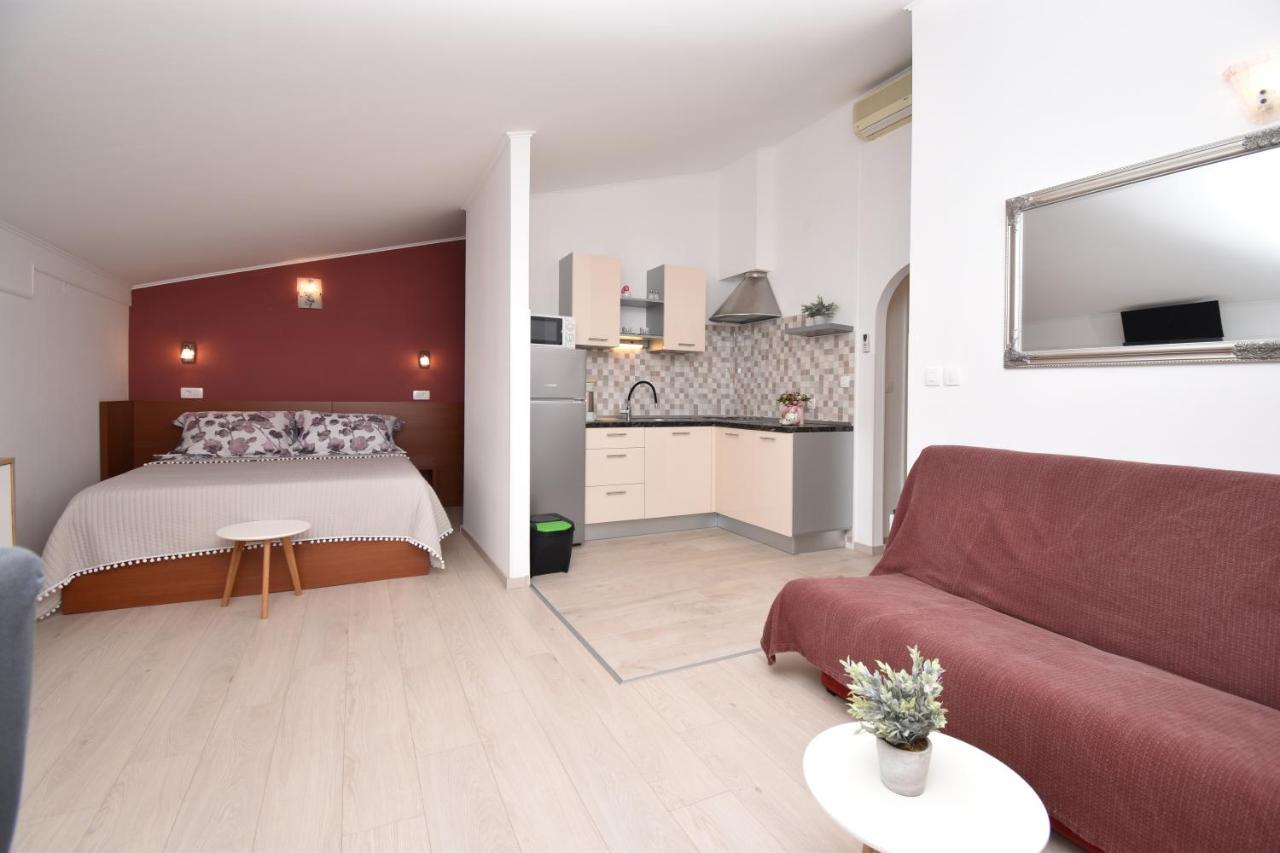 Villa Rosa Brodarica  Esterno foto