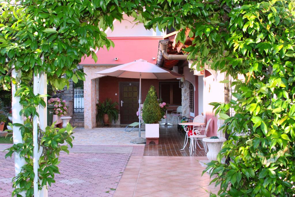 Villa Rosa Brodarica  Esterno foto
