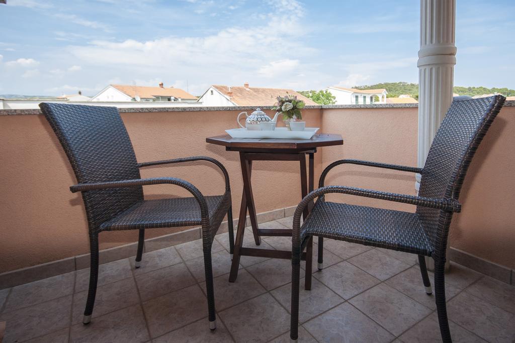 Villa Rosa Brodarica  Esterno foto