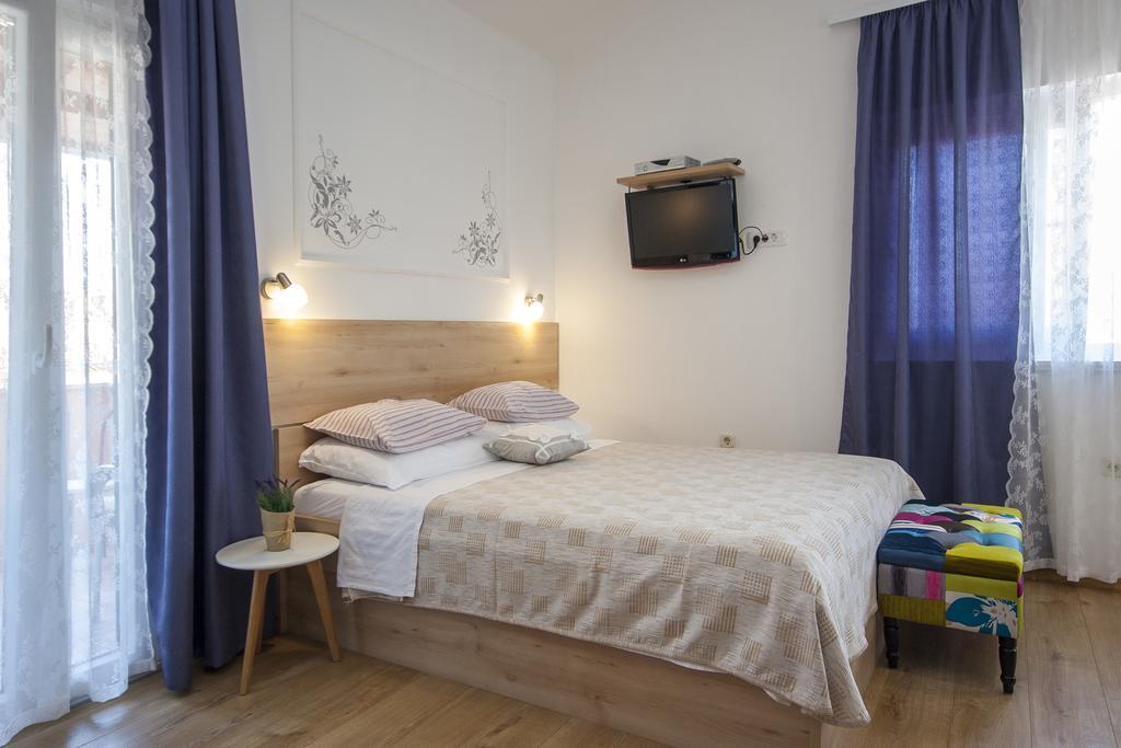 Villa Rosa Brodarica  Esterno foto