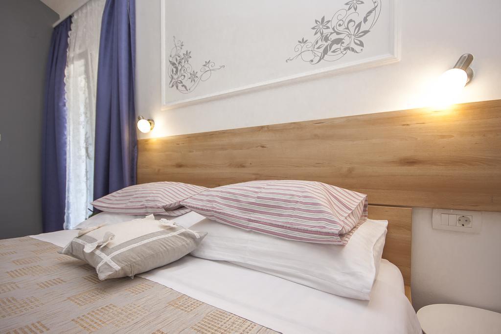 Villa Rosa Brodarica  Esterno foto