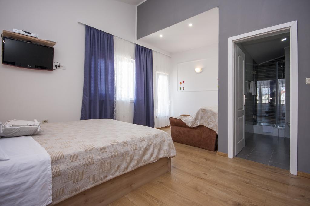 Villa Rosa Brodarica  Esterno foto
